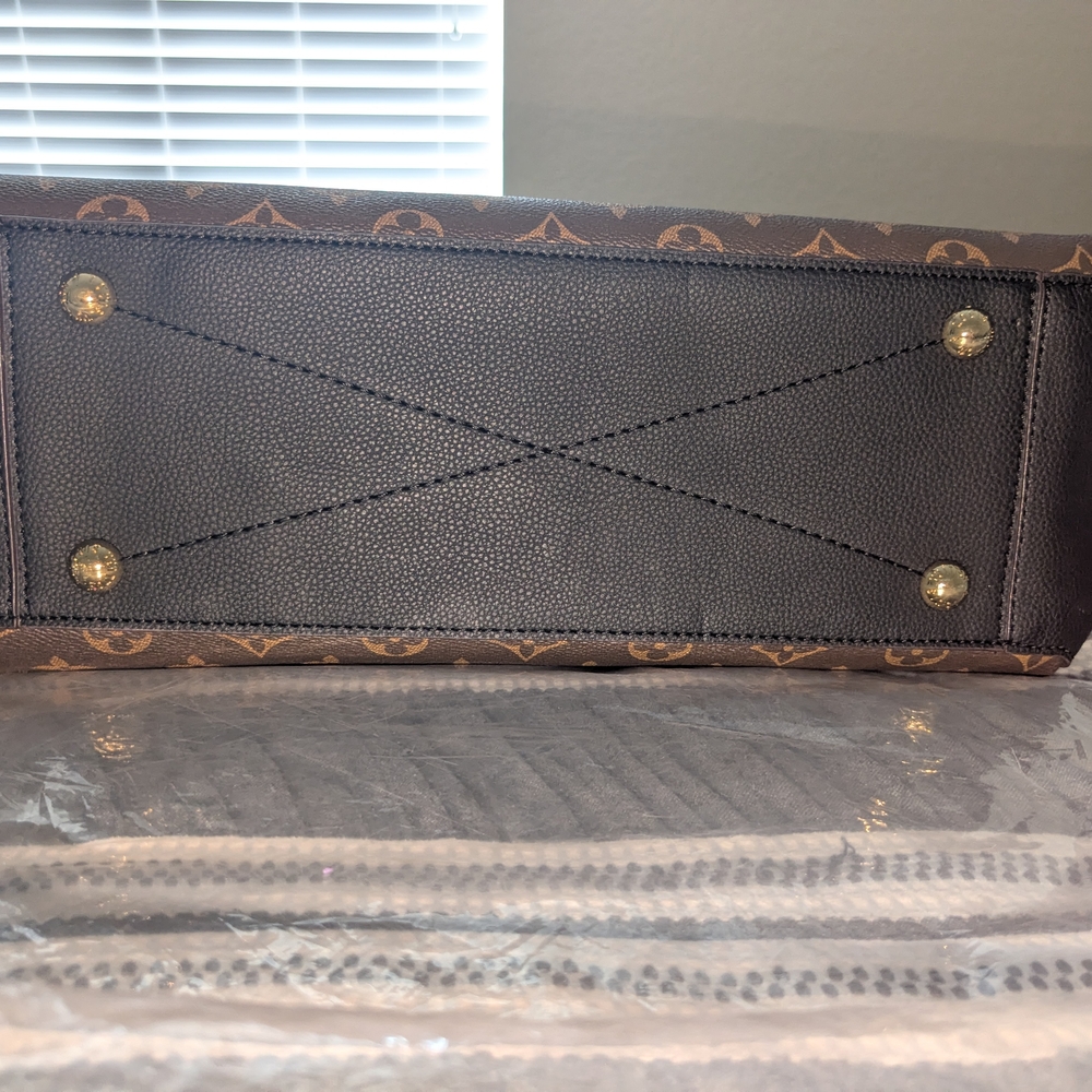 Louis Vuitton Brown Monogram Canvas Shoulder Bag with Chain - Picture 10 of 14
